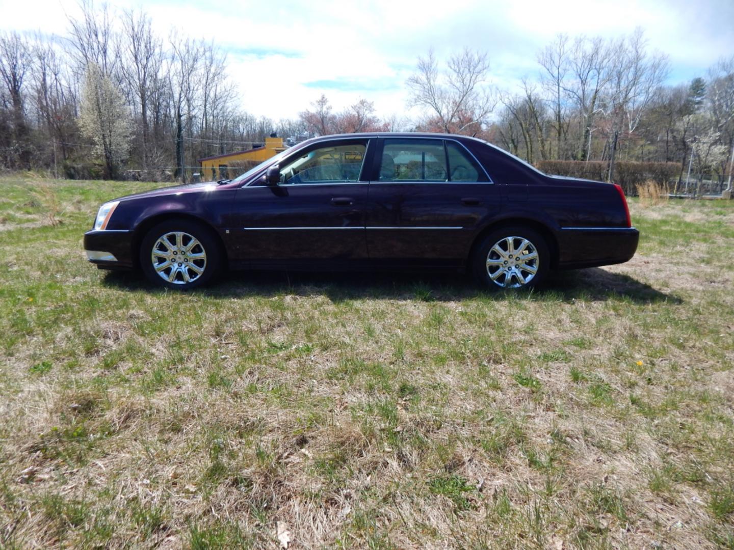 2008 Black Cherry /Beige Leather Cadillac DTS (1G6KD57Y48U) with an 4.6 liter V8 engine, Automatic transmission, located at 6528 Lower York Road, New Hope, PA, 18938, (215) 862-9555, 40.358707, -74.977882 - Here for sale is a clean 2008 Cadillac DTS. Under the hood is s strong running 4.6 liter V8 which puts power to the front wheels via a smooth shifting automatic transmission. Features include; Beige leather interior, wood grain trim, keyless entry system, one key, one remote, tilt steering wheel, - Photo#1